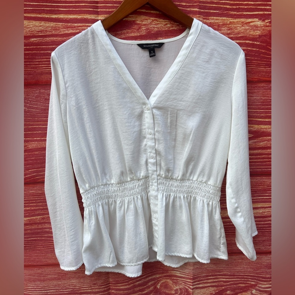 Banana Republic size S soft white sateen peplum button Blouse